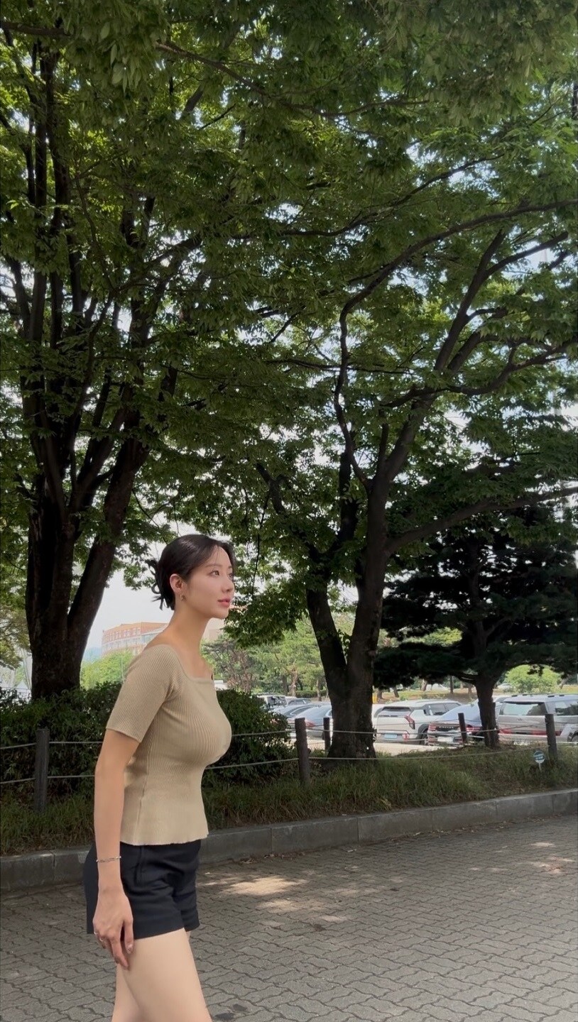 ‘핫레드 수영복’ 한그루, 쌍둥이 맘의 놀라운 자기 관리 [★SNS]_4.jpg