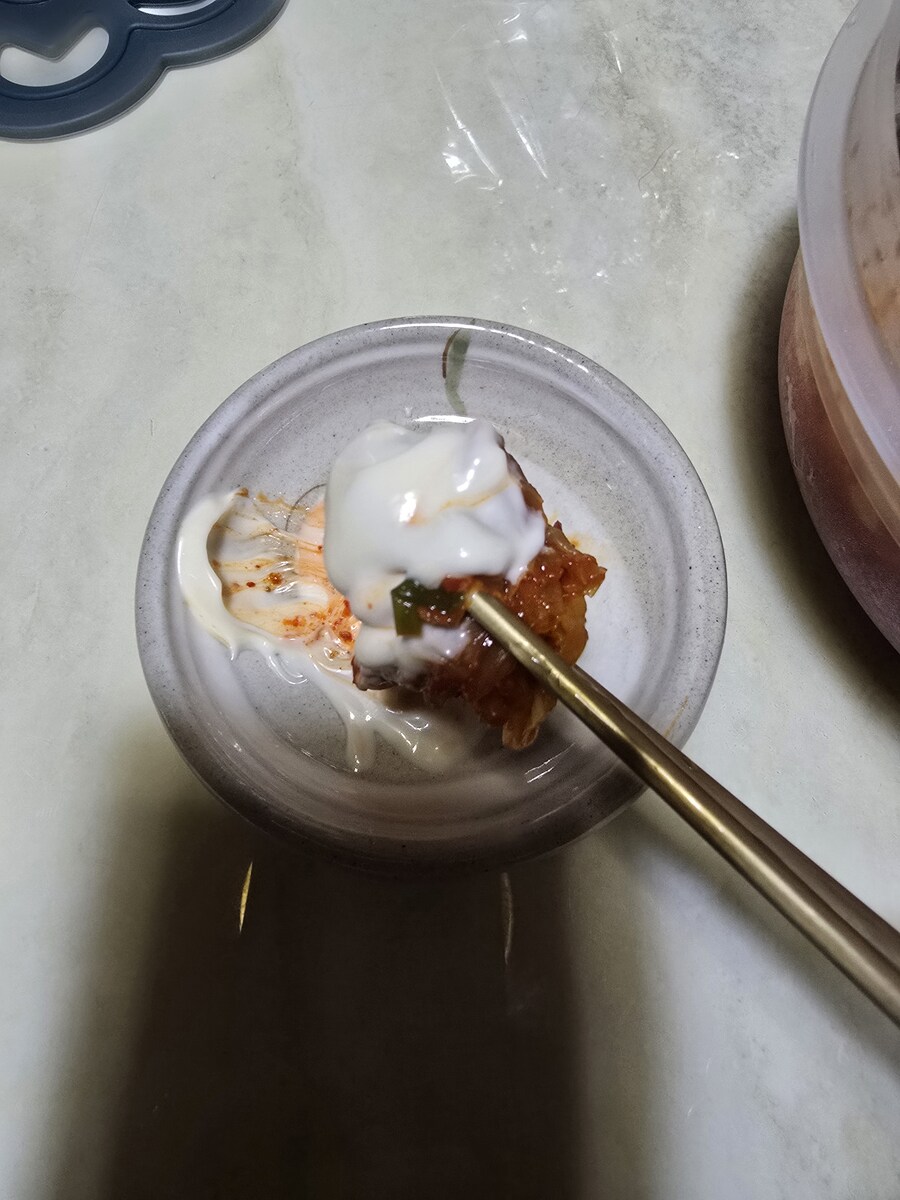 김치에 마요네즈 먹어봣음..._2.jpg