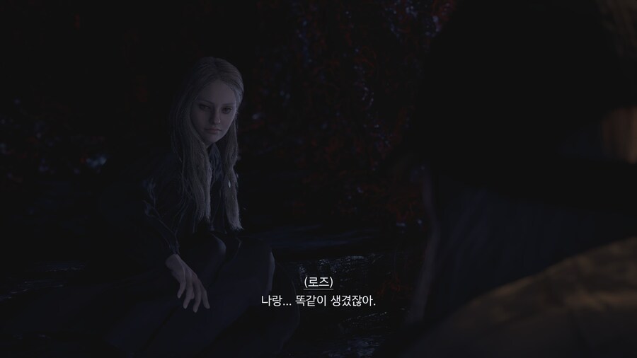 [혐오/고어주의] 바이오하자드 빌리지 - 섀도우스 오브 로즈_4.jpg