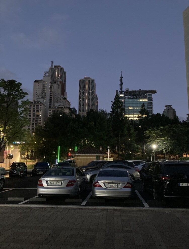 아침운동하러가는중 동네 방송국샷_1.jpg