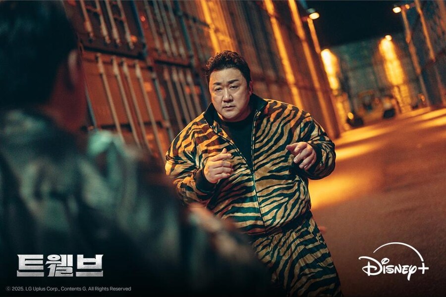 디플 마동석 '트웰브' 스틸_1.png