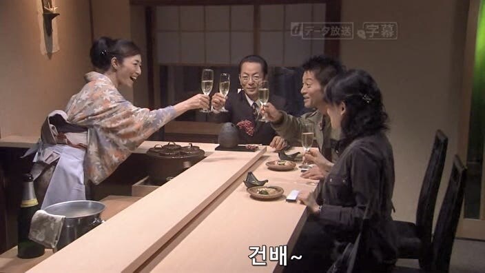 자기가 쓴 내용이 드디어 책으로 나오는 유부녀 기자의 최후_5.jpg