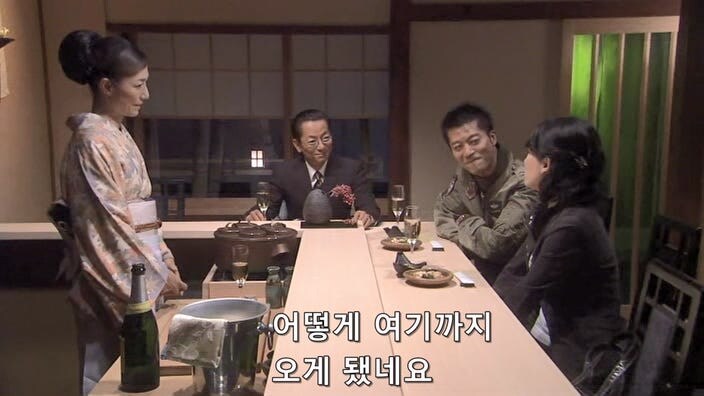 자기가 쓴 내용이 드디어 책으로 나오는 유부녀 기자의 최후_15.jpg