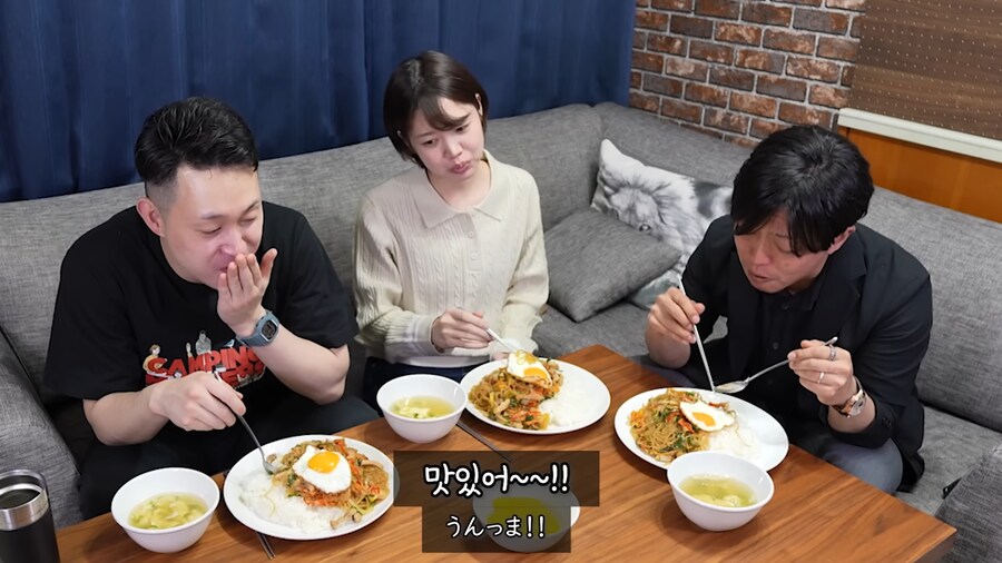 유튜브) 항상 밥을 너무 많이 주는 한국 친구가 불만인 일본친구_13.png