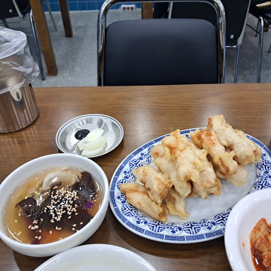이게 한끼에 다 들어가네.._1.jpg