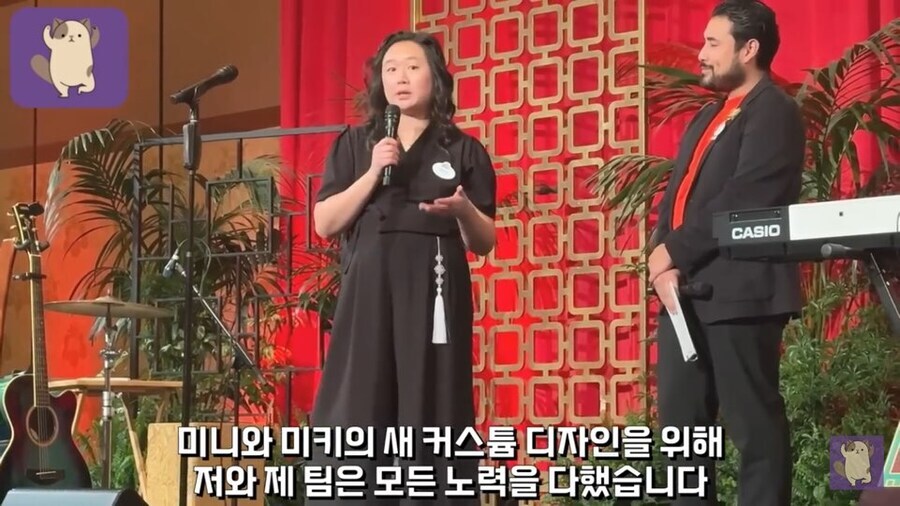 중국이 빼액하던말던 이젠 신경도 안쓰던 올초 디즈니랜드의 설날행사_2.jpg