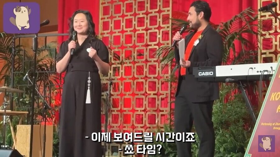 중국이 빼액하던말던 이젠 신경도 안쓰던 올초 디즈니랜드의 설날행사_7.jpg