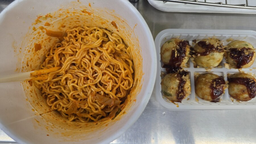 GS25) 오모리 김치즈 볶음면_3.jpg