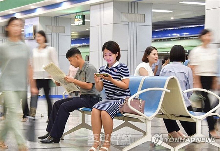 새롭게 리모델링 했다는 평양의 지하철 ㄷㄷㄷ;;_2.jpg
