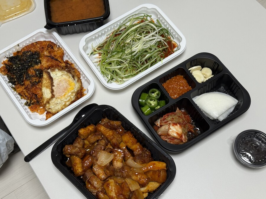 12:30에 먹은 오늘 첫끼_1.jpg