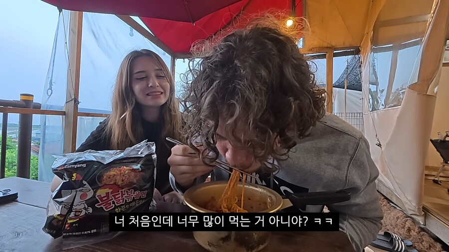 매운거에 자신있다는 프랑스처남에게 "불닭" 먹이기_36.png