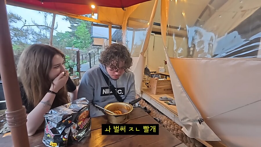매운거에 자신있다는 프랑스처남에게 "불닭" 먹이기_38.png