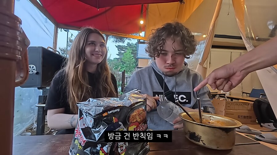 매운거에 자신있다는 프랑스처남에게 "불닭" 먹이기_43.png
