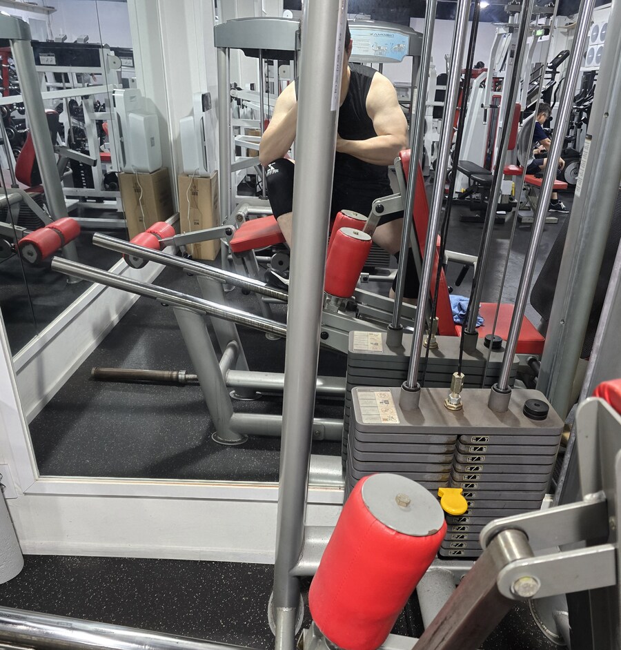 개허접 유게이 쉬는 날이라서 헬스 합니다..._1.jpg