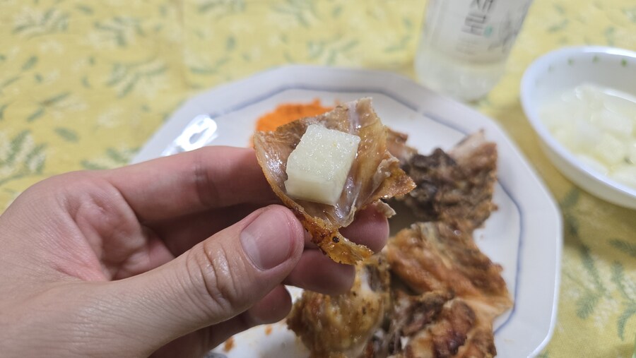 야옹이랑 먹는 에프통닭_28.jpg