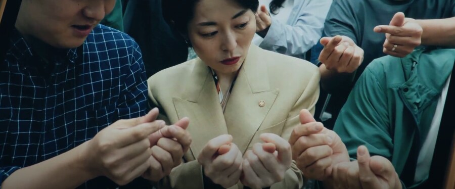 루리웹 아재들이 하는 손가락 하트_2.png