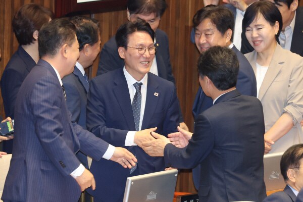 김민석 총리 "제1과제는 폭정세력이 만든 경제위기 극복"_1.png