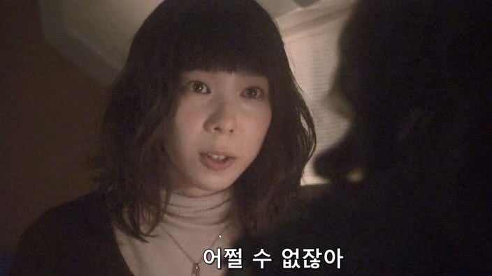 식사 도중에 도촬당한 여자 모델_2.jpg