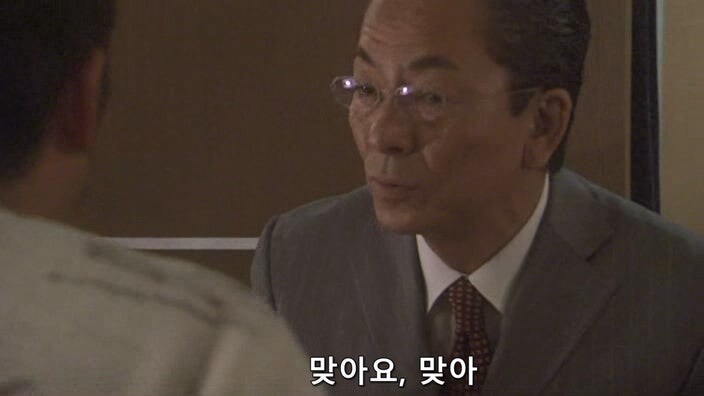 식사 도중에 도촬당한 여자 모델_9.jpg