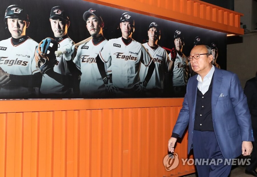 지금 울고 싶은 사람_1.jpg