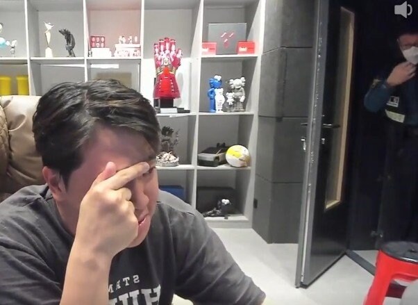 ㅇㅇㄱ)???:방송 중 울었다고?_1.png