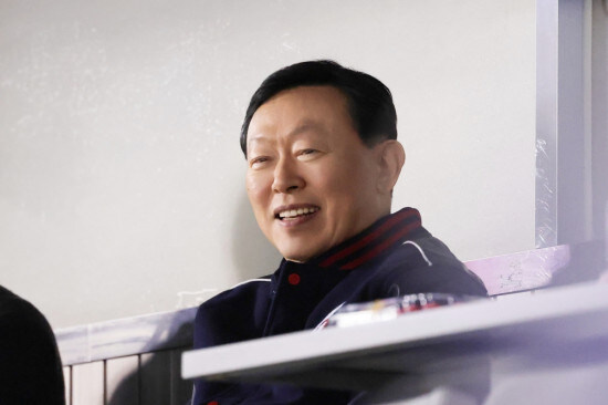 롯데 회장의 온도 차이.jpg_2.jpg