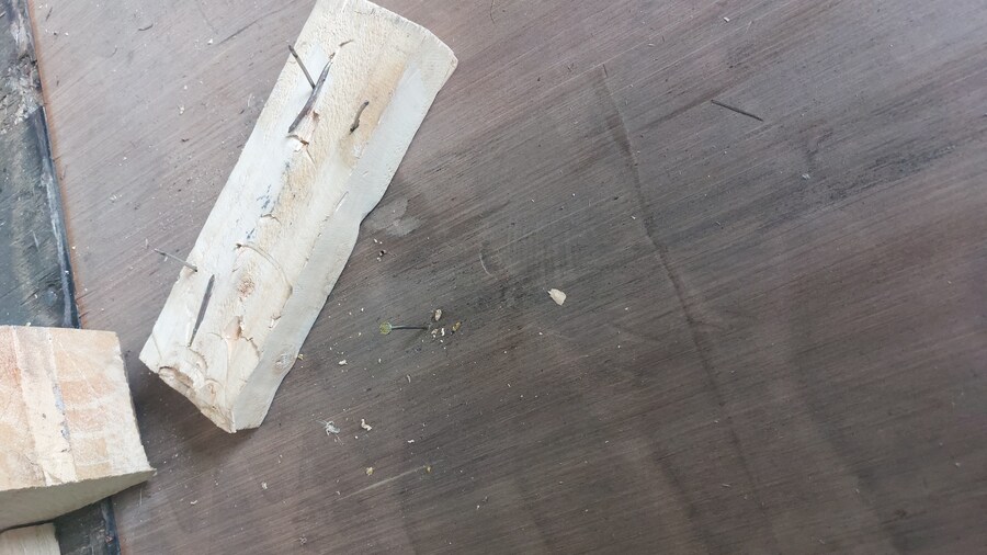 뭣 빠루질하다가 못이 남아버렸다고?_1.jpg