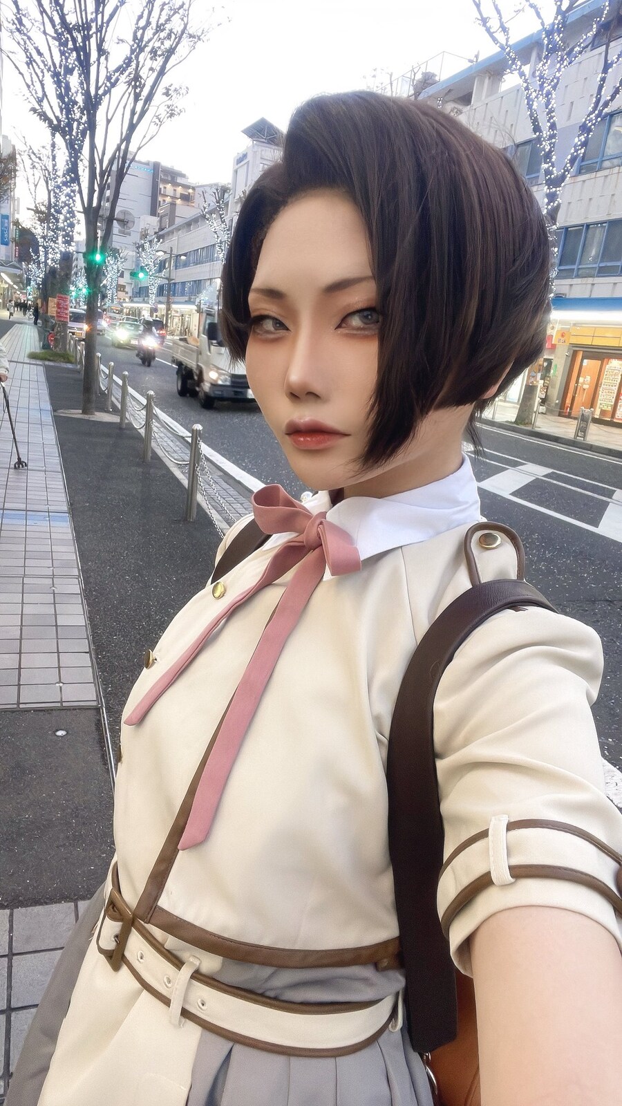 리코리스) 본인 데려와 놓고 코스프레라고 우김_4.jpg
