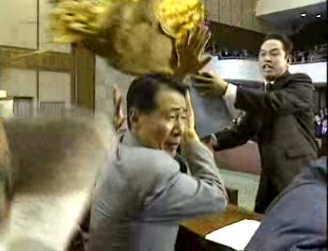 ㅇㅇㄱ) 지금까지의 상황은 이해불능의 연속이었어._1.jpg