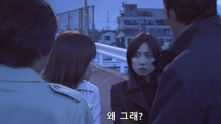 교도소에서 탈옥한 여죄수들을 쫓는 형사들_20.jpg