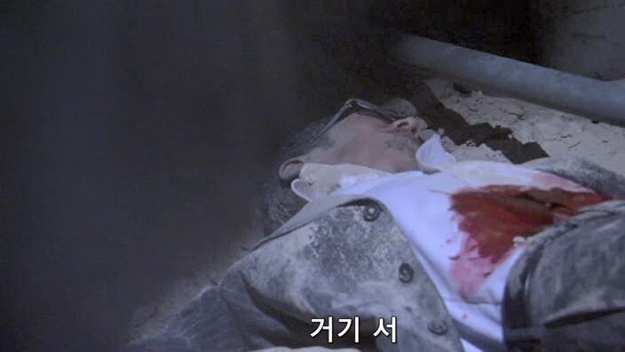 교도소에서 탈옥한 여죄수들을 쫓는 형사들_51.jpg