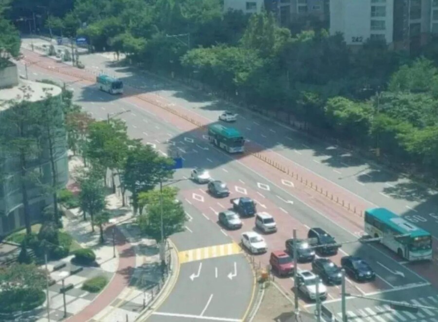그늘로 쏙_1.jpg