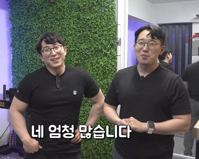 처음 보는 사람은 동일인인 줄 안다는 두 유튜버..._1.jpg