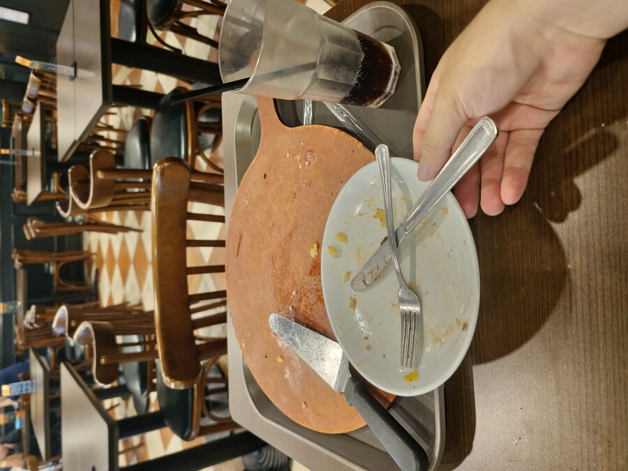 싸길래 1인분 피자인줄_3.jpg