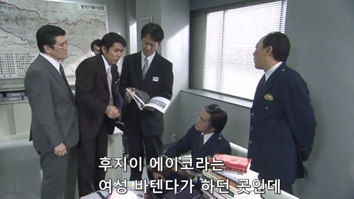 입만 열면 적을 양산해냈던 위스키 평론가가 살해당했다_7.jpg