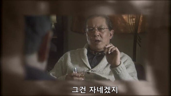 바를 운영하는 사장님이 평론가를 때려죽인 이유_23.jpg