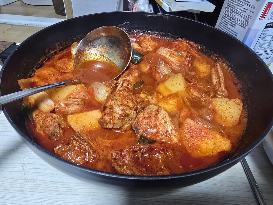 내가 만든 닭도리탕 먹어볼래?_1.jpg