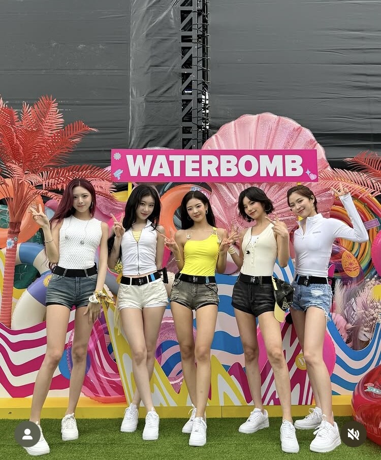 JYP) 워터밤 기념사진 ITZY_1.jpg