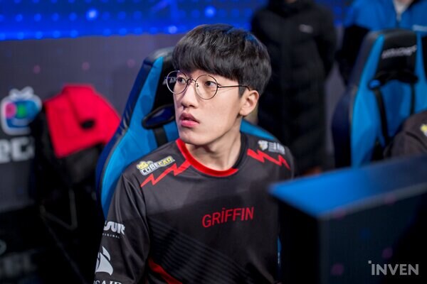 롤) "예상된 결과다. 베이챤과 빈은 결승에서 최악이였지."_3.jpg