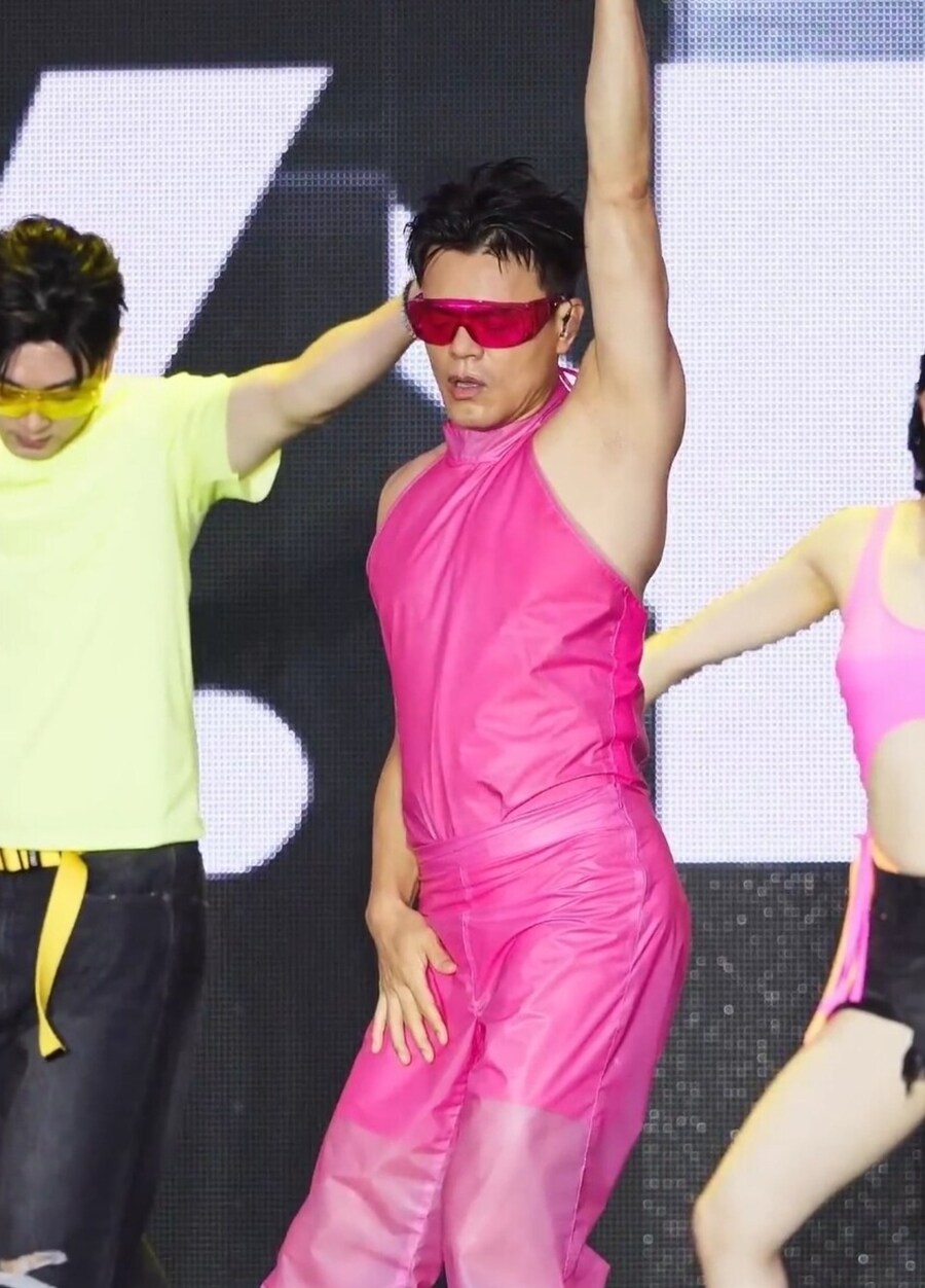 국가 권력급 겨드랑이_2.jpg