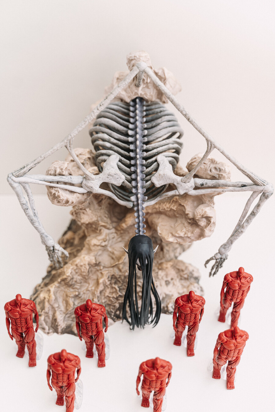 이치방쿠지 진격의거인 종미의거인과 땅울림 피규어_9.jpg