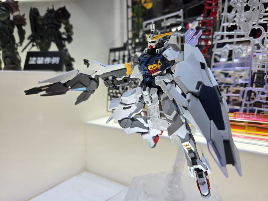HG 1/144 건담 지리우스 도쿄점 전시 사진_2.jpg