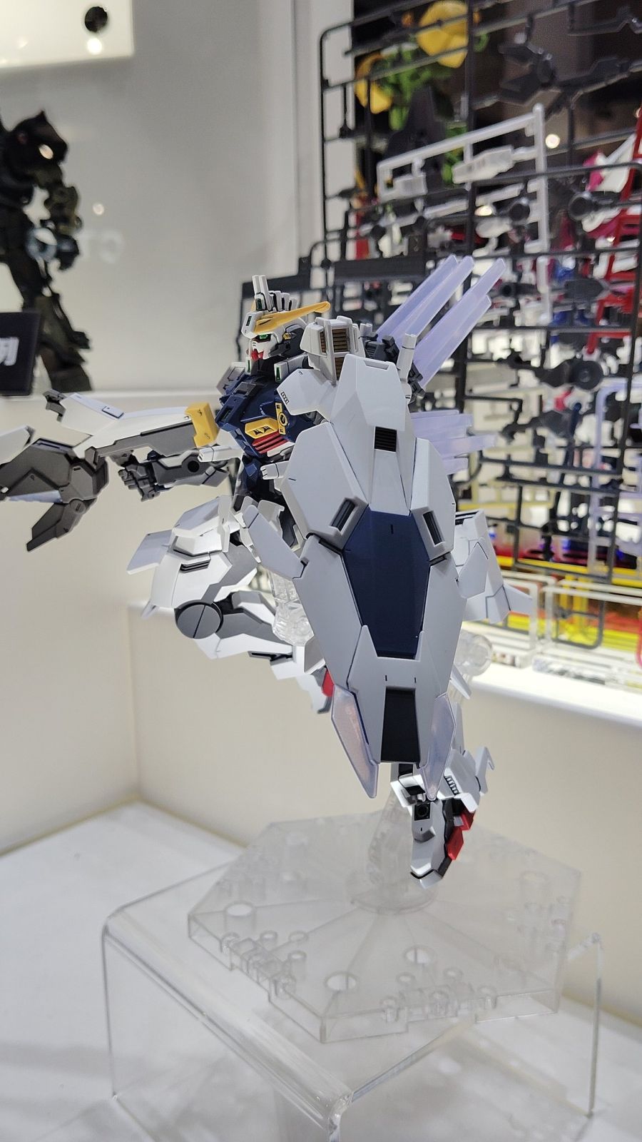HG 1/144 건담 지리우스 도쿄점 전시 사진_5.jpg