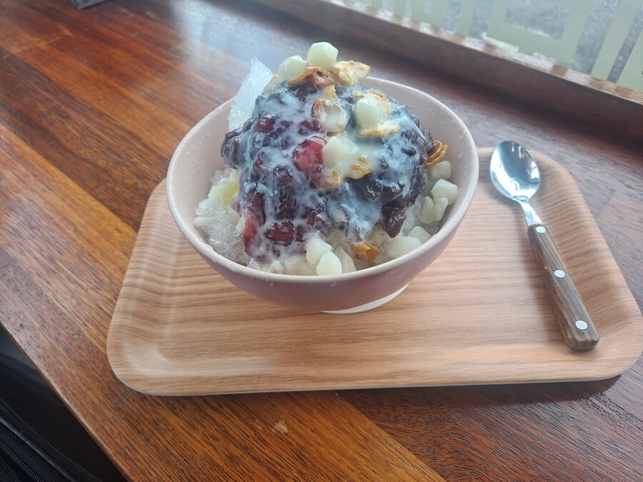 팥빙수, 팡도르, 먹물치즈빵, 햄버거_1.jpg