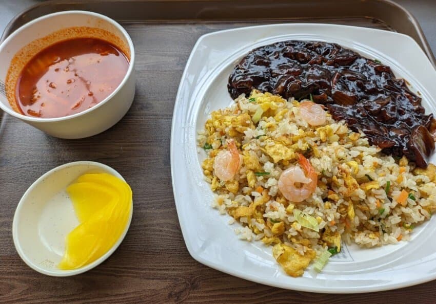 홍콩반점 볶음밥 9000원이면_1.jpg