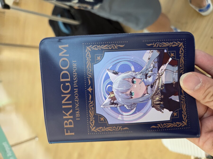 버튜버)항공사 직원이 여권보고 일본어 하더니 펼치니까 한국어 함_1.jpg