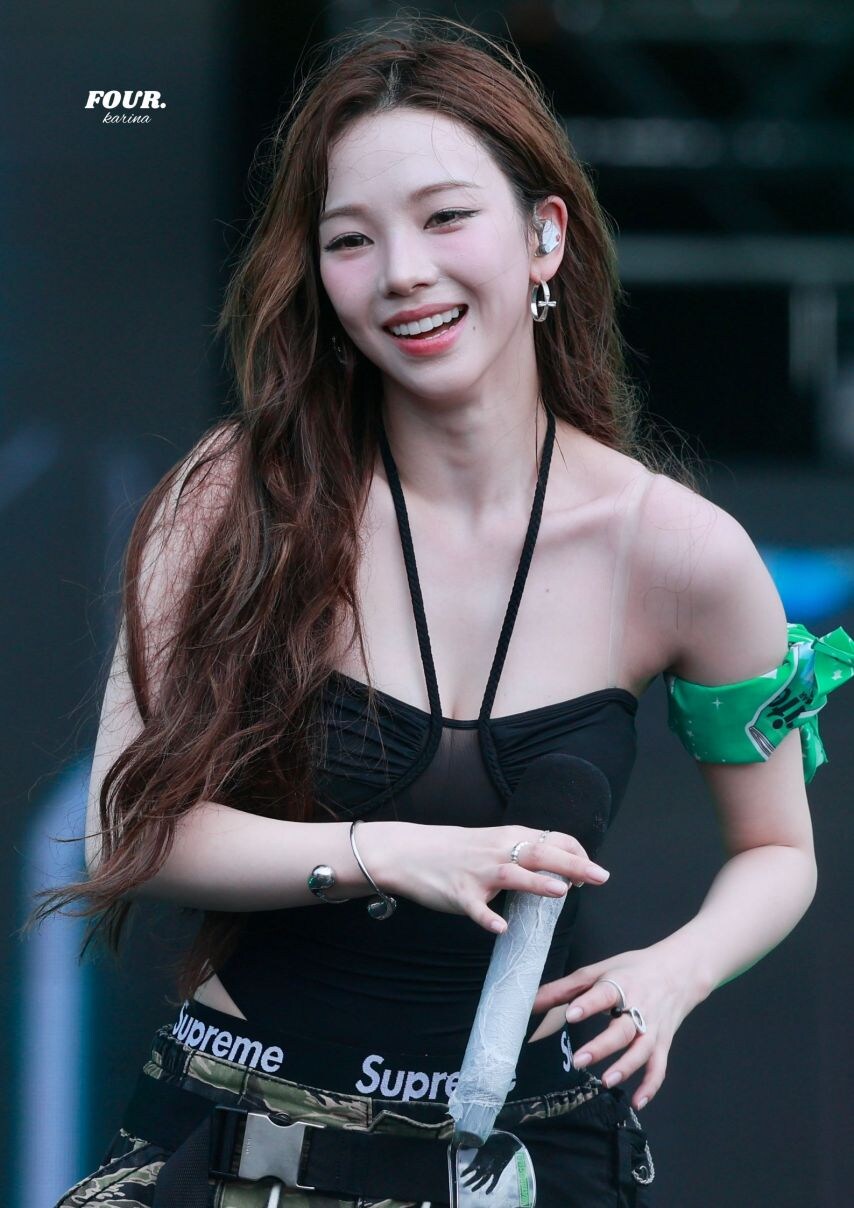 카리나 솔직히 예쁘지않음? 고백할까_5.jpg