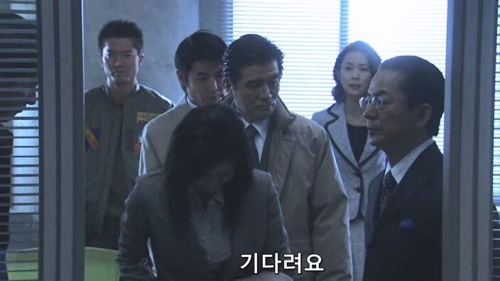 상대 정치인의 모략질로 고로시 당할뻔한 여자정치인_41.jpg