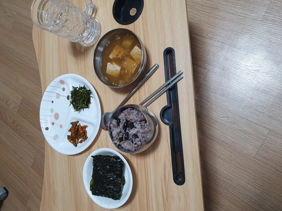 오늘 저녁은 콩밥_1.jpg