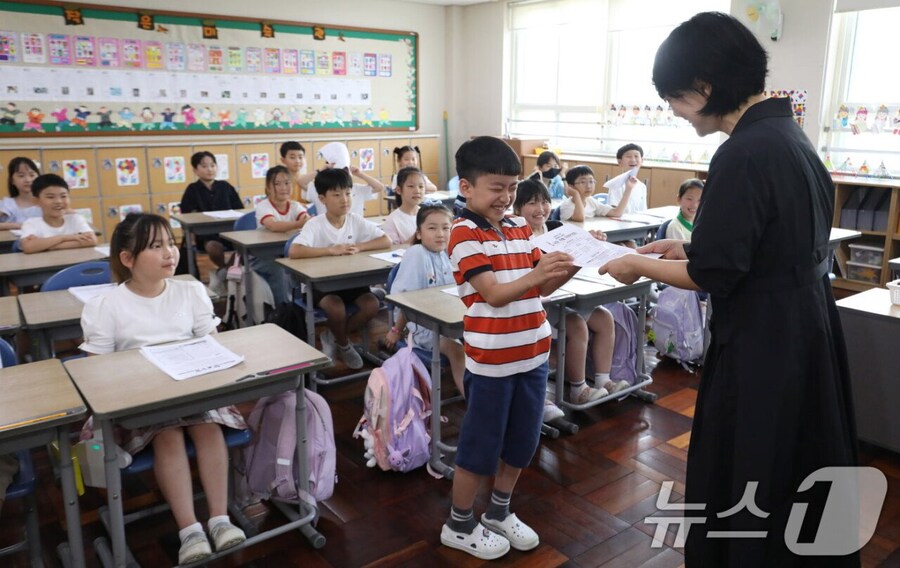 오늘자 초등학교 근황_2.jpg
